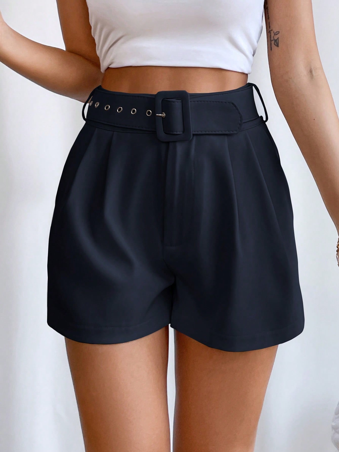 Fold Pleated Belted Wide Leg Shorts