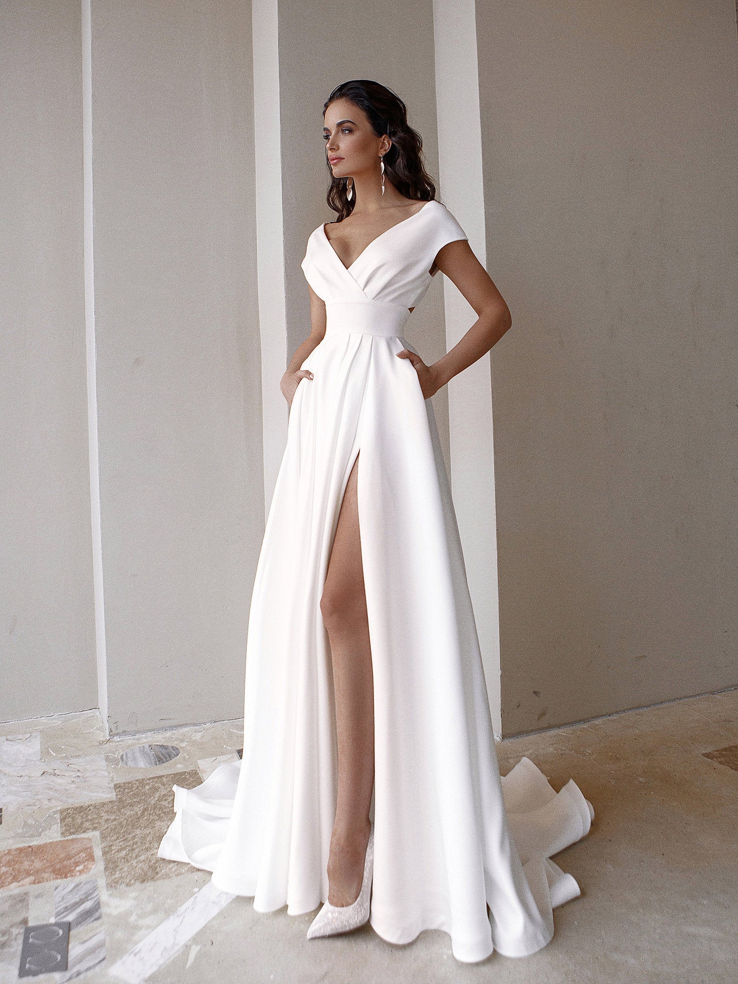 2024 V-neck Short Sleeve Mopping Evening Wedding Dress