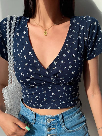 AMY FASHION - French Retro Floral V-neck Slim T-shirt Crop Top