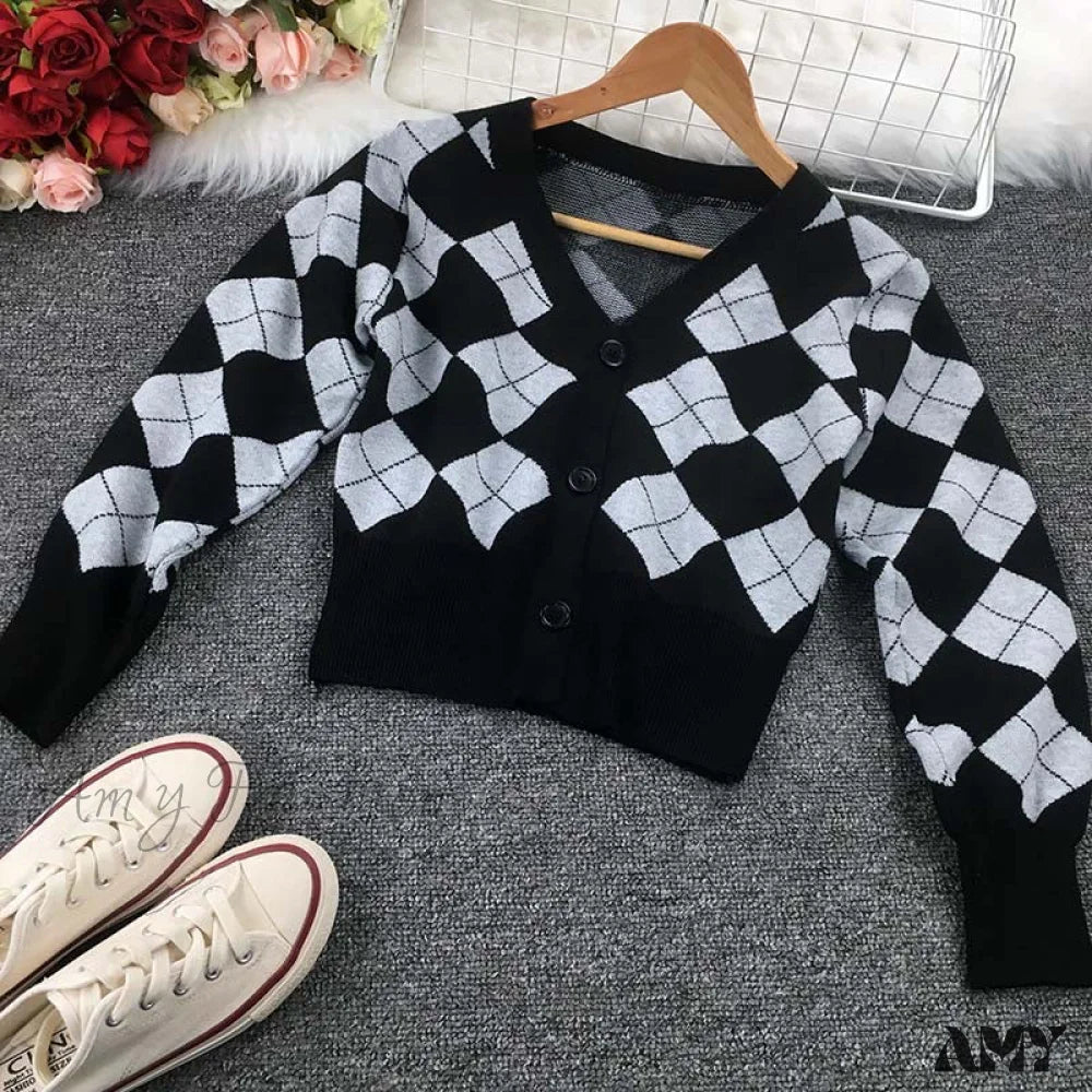 Amy Fashion - Plaid Black White Knitted Cardigan / One Size