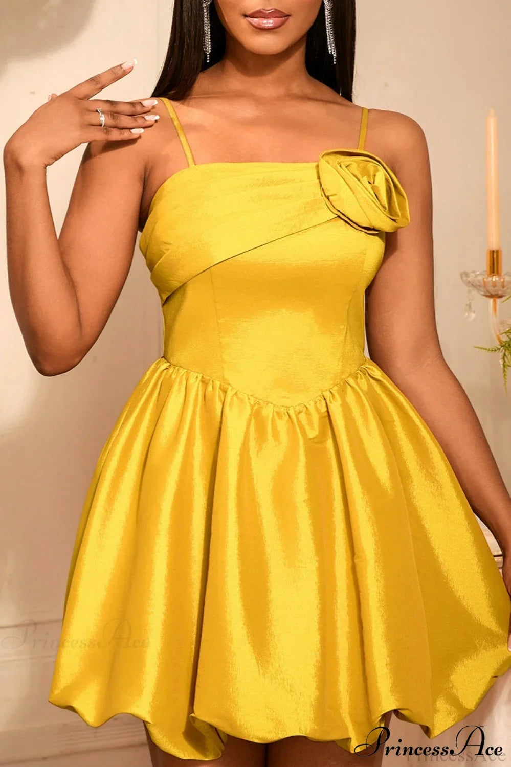 Luxury Gold Appliqué Spaghetti Strap Party Dress