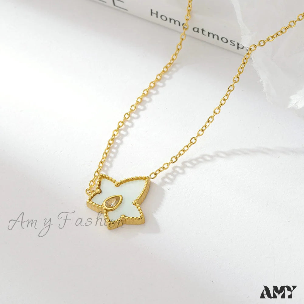 Retro Personalized Pentagonal Heart Clavicle Necklace Gold + White