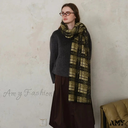 Scottish Woolen Plaid Scarf For Women - Autumn/Winter Shawl Black Green Beige / L190 W50Cm